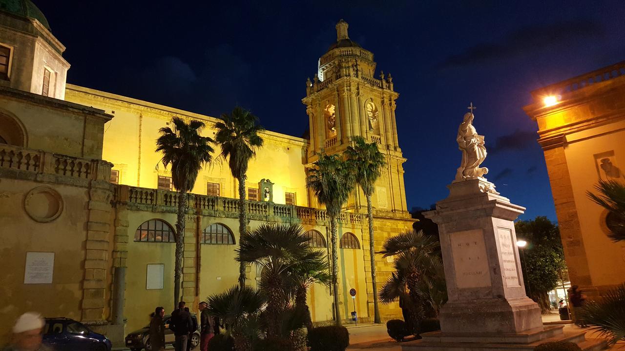 Casa Turismo "Madonna Del Paradiso" มาซารา เดล วัลโล ภายนอก รูปภาพ
