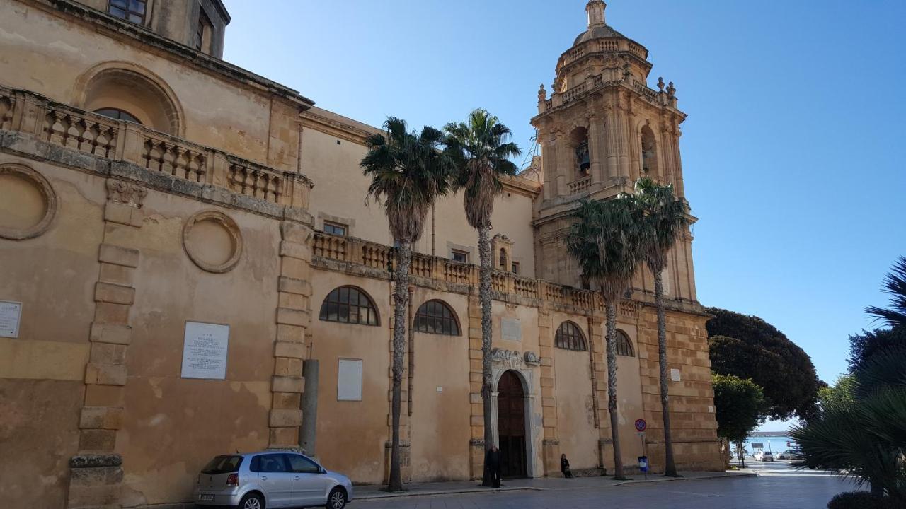 Casa Turismo "Madonna Del Paradiso" มาซารา เดล วัลโล ภายนอก รูปภาพ